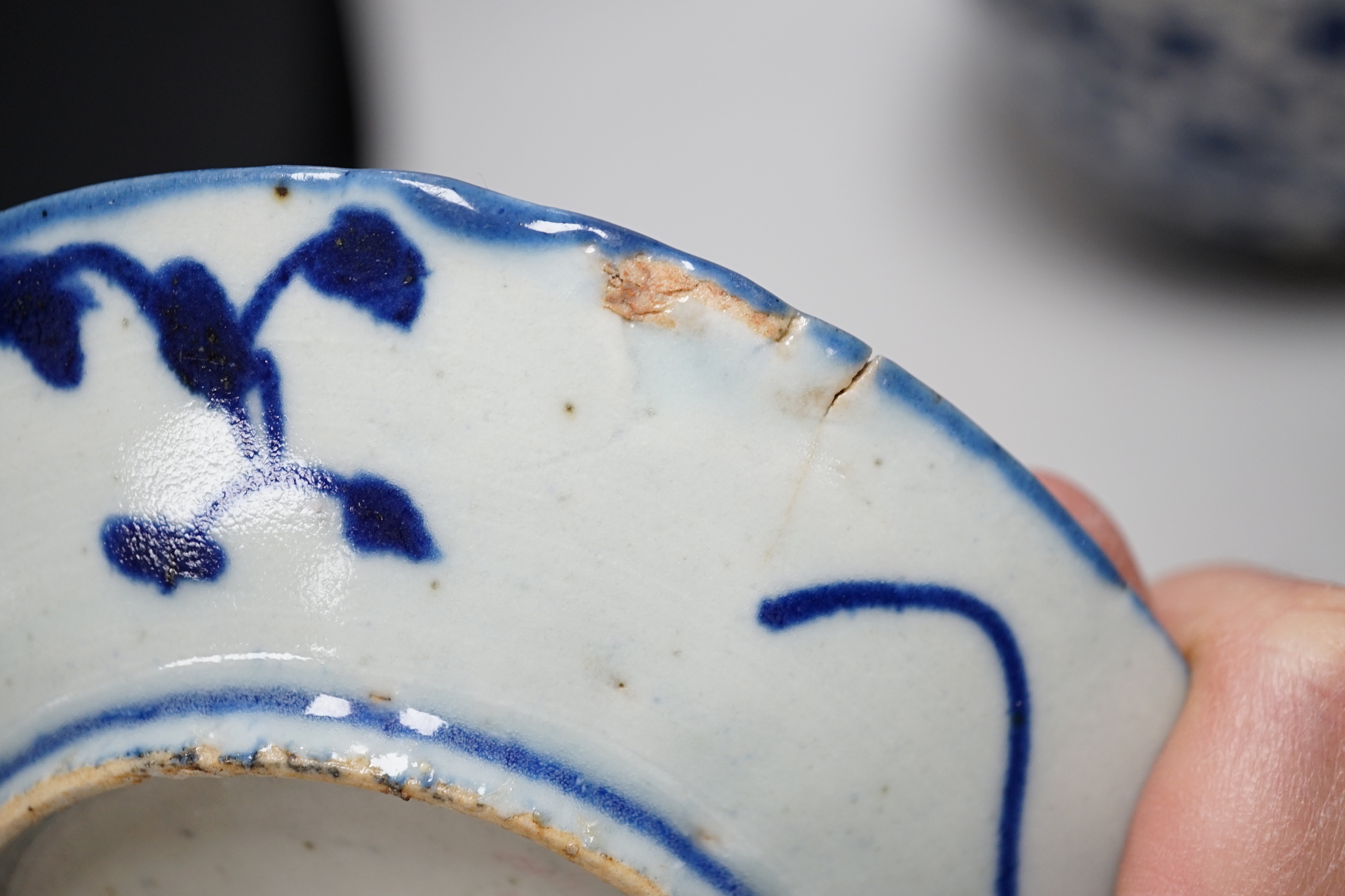 A Chinese bowl, jar, dragon pot and cover, tea bowl and two other items (6)